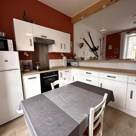 - Maison Familiale Au Coeur Des Volcans D'auvergne