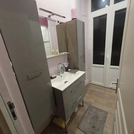 - Maison Familiale Au Coeur Des Volcans D'auvergne بيت للعطل Condat (Cantal)