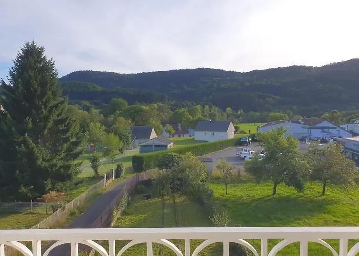 Maison Familiale Au Coeur Des Volcans D'auvergne * Condat (Cantal)