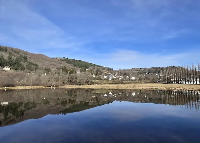 Maison Familiale Au Coeur Des Volcans D'auvergne * Condat (Cantal)